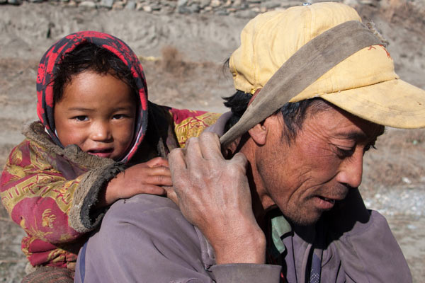 upper-mustang-flags-dad-600